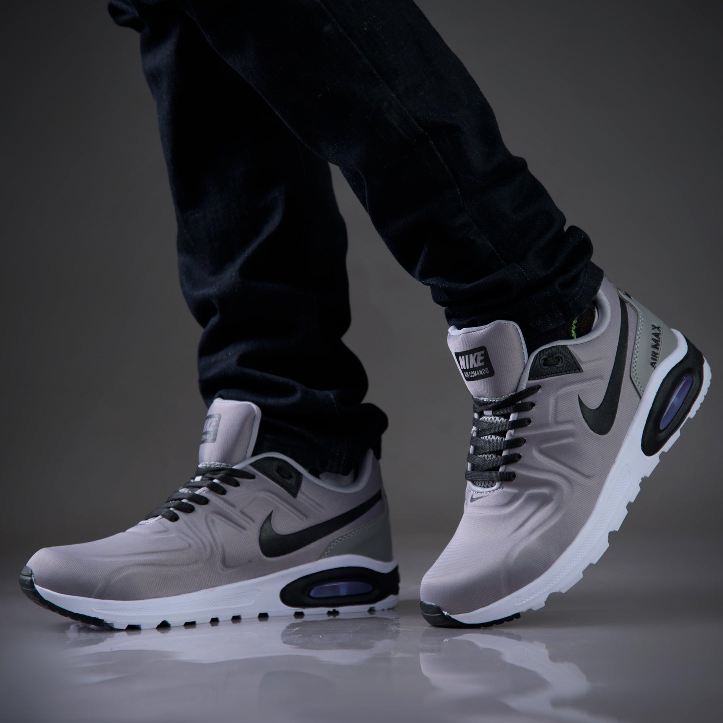 Tenis para caballero Nike Comando