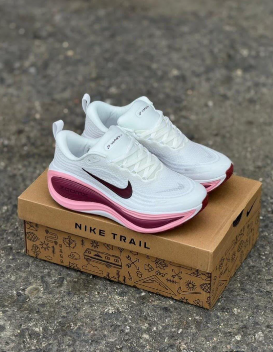 NIKE VOMERO TOP 2026