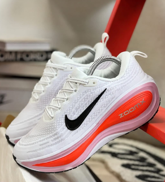 NIKE VOMERO TOP 2026