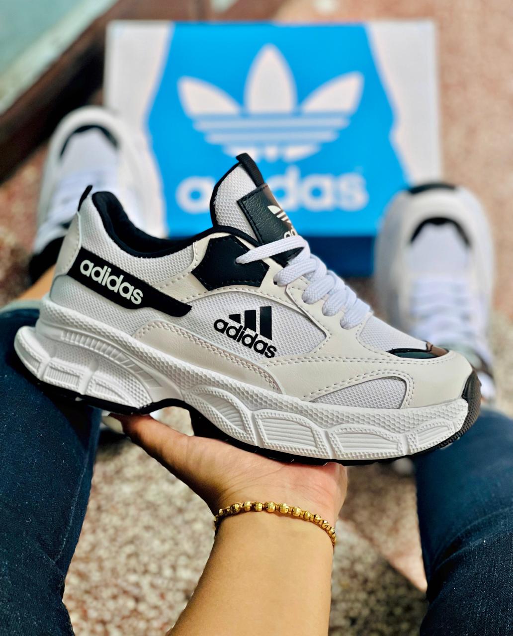 ADIDAS VIBE LOS TENIS DE MODA !!